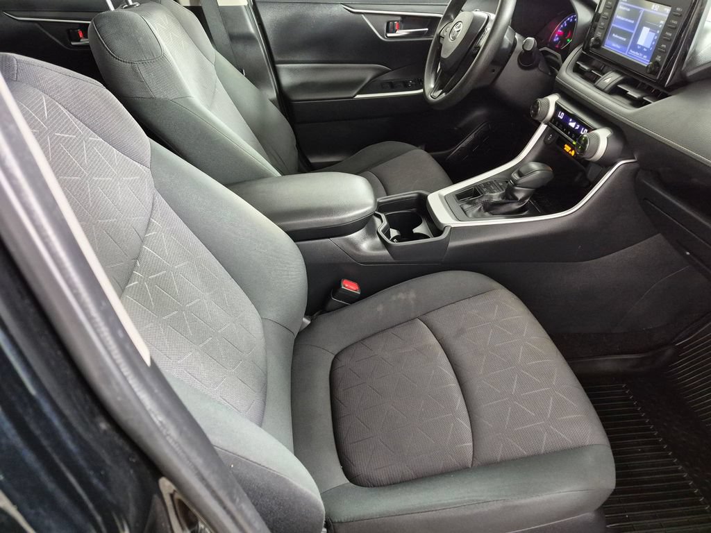 Used 2019 Toyota RAV4 XLE w/ Carpet Mat Package AWD/4WD image 28