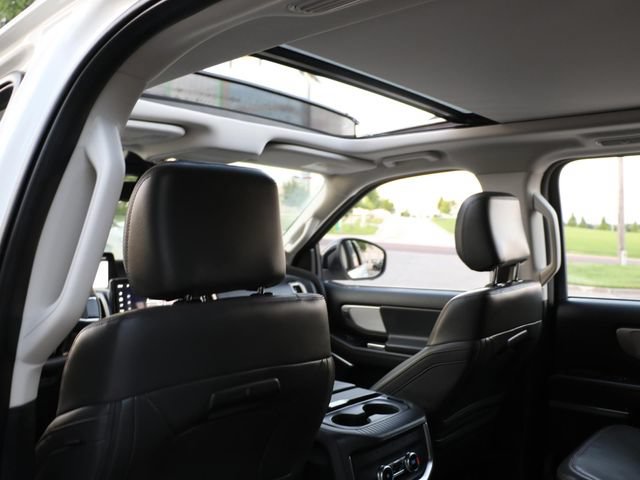 Used 2025 Ford Expedition Max Active AWD/4WD image 17