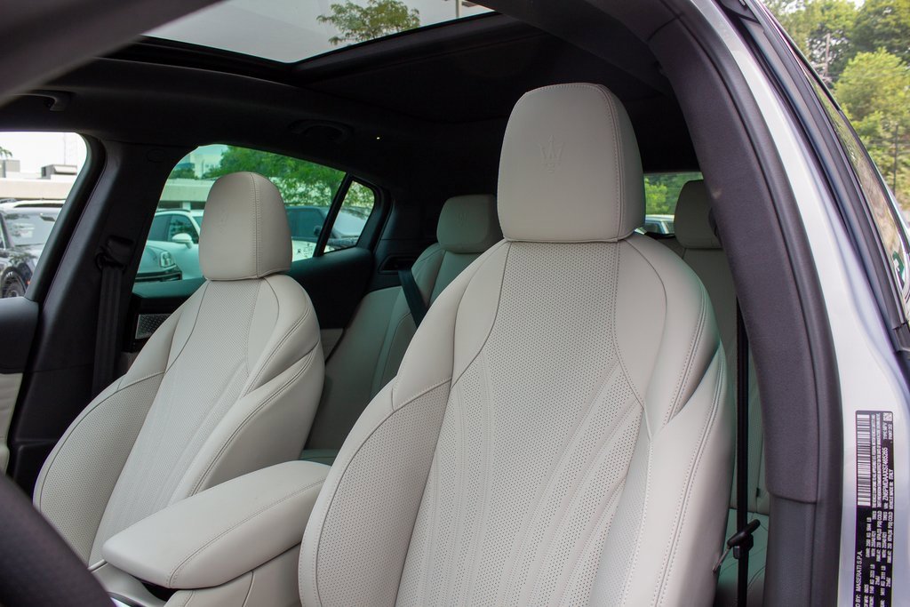 New 2025 Maserati Grecale GT image 12