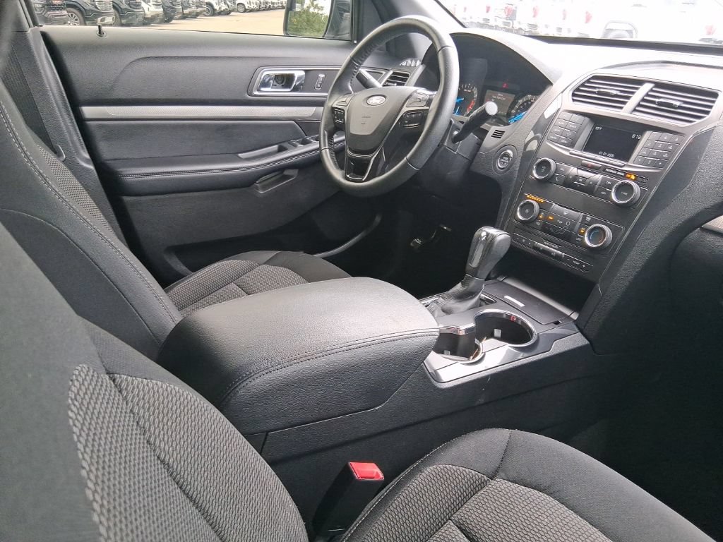 Used 2018 Ford Explorer XLT FWD image 12