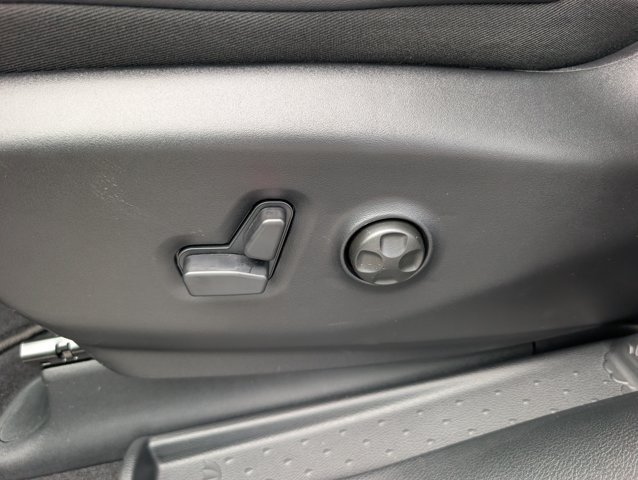 New 2027 Chrysler Pacifica Select FWD image 16