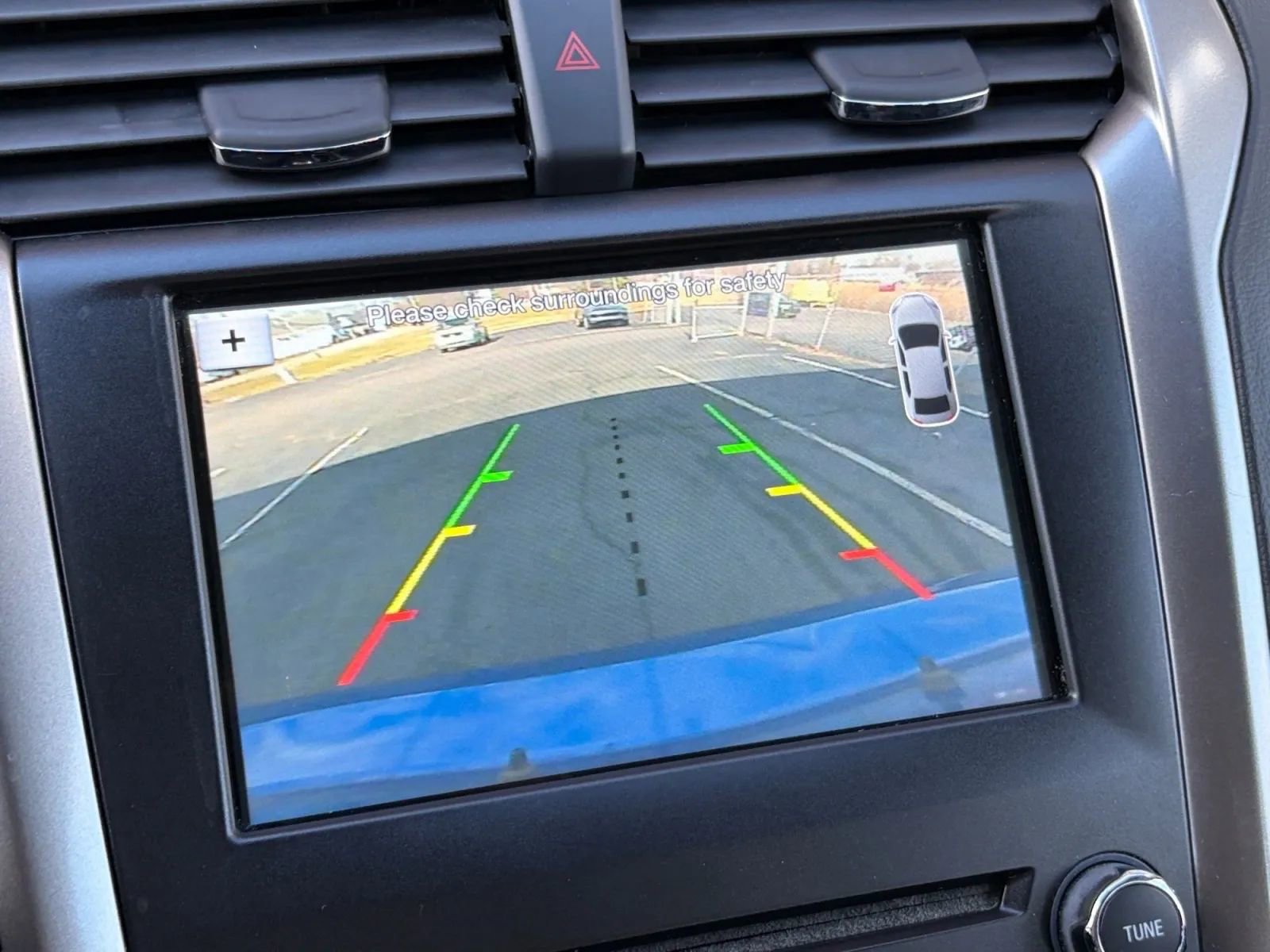 Used 2017 Ford Fusion SE w/ Fusion SE Technology Package image 63