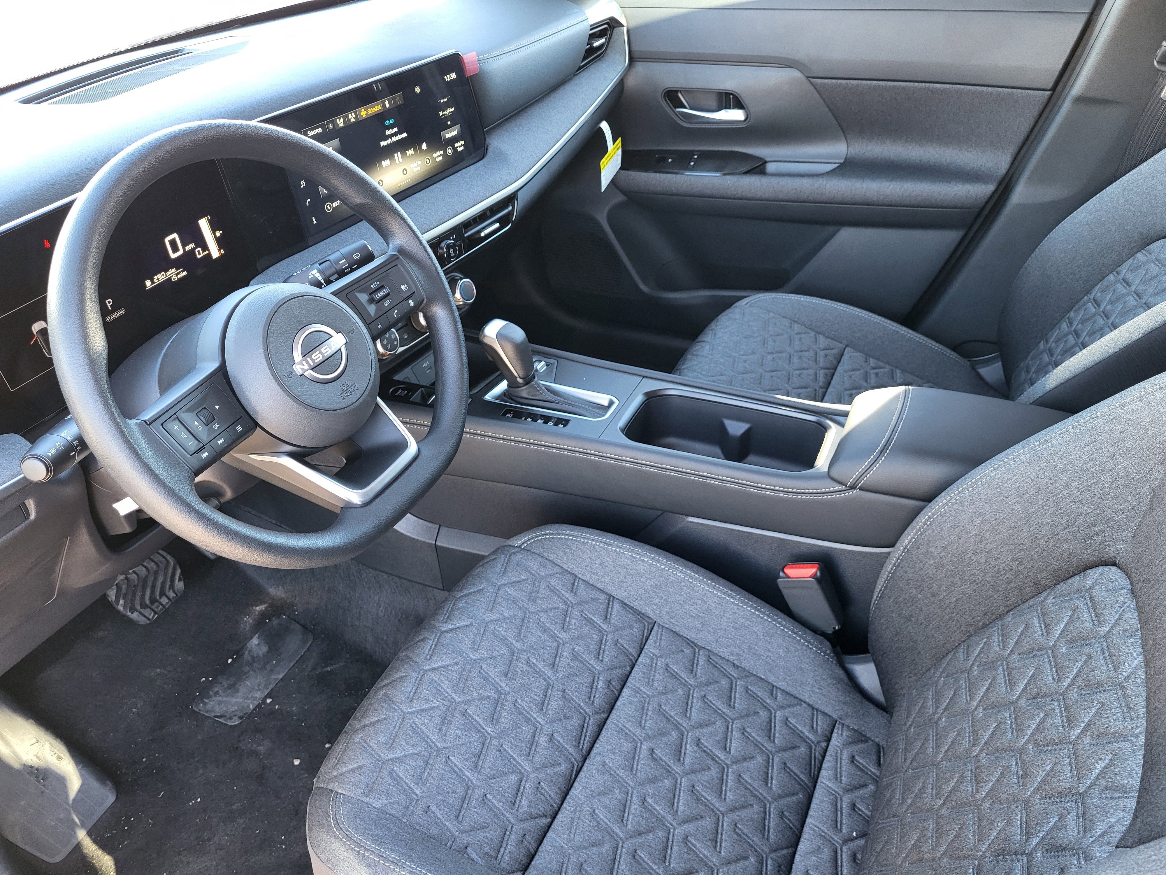 New 2025 Nissan Kicks SV w/ SV Premium Package image 6