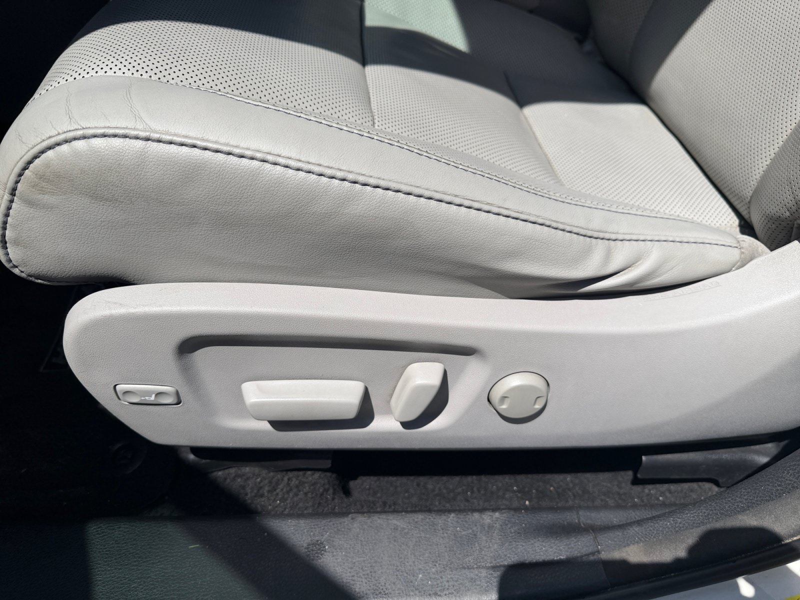 Used 2016 Toyota Highlander Limited AWD/4WD image 14