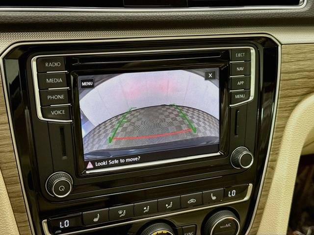 Used 2018 Volkswagen Passat 2.0T SEL Premium FWD image 14