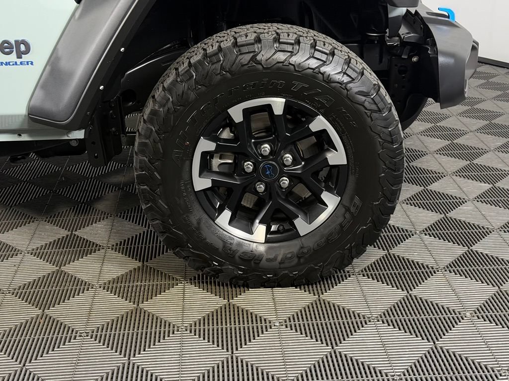 Used 2024 Jeep Wrangler Unlimited Rubicon 4xe AWD/4WD image 14