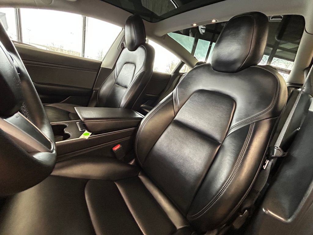 Used 2019 Tesla Model 3 Long Range image 17