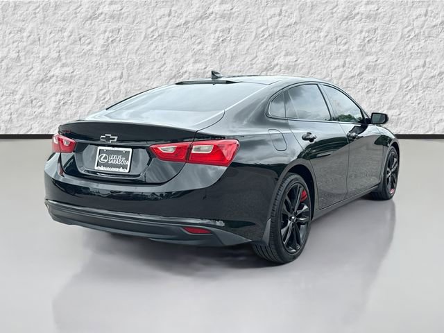 Used 2018 Chevrolet Malibu LT w/ Leather Package FWD image 3
