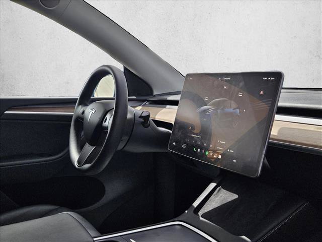 Used 2024 Tesla Model Y Performance AWD/4WD image 11