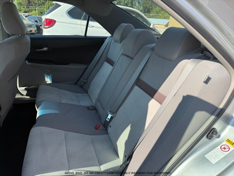 Used 2013 Toyota Camry LE FWD image 14