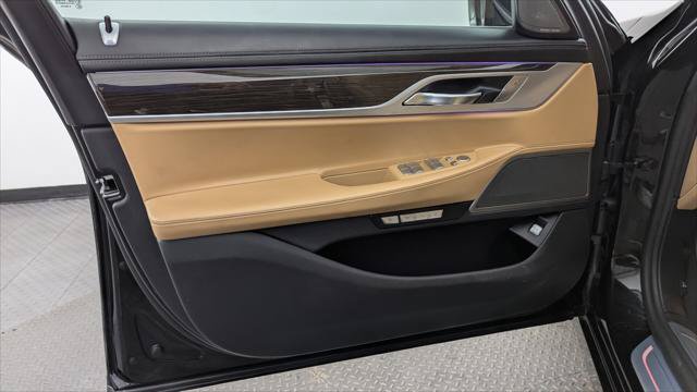 Used 2017 BMW 740i RWD image 13