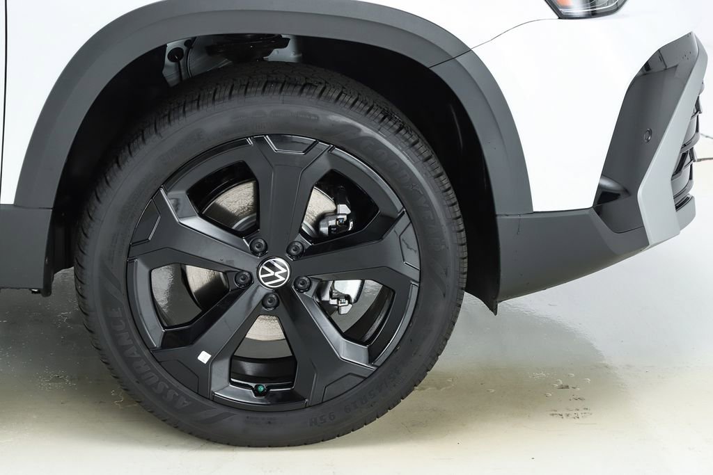 New 2026 Volkswagen Taos SEL image 14
