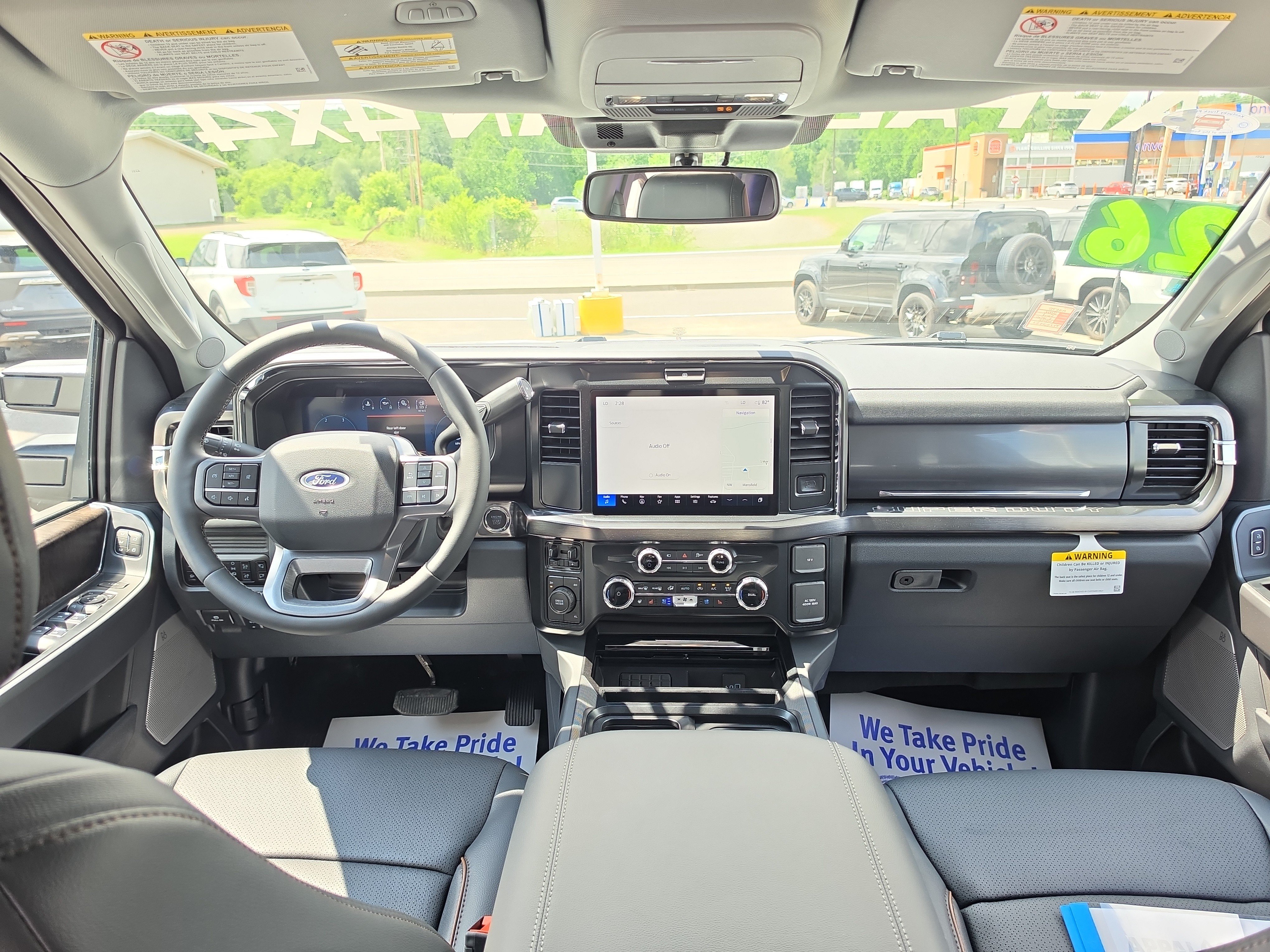 New 2026 Ford F250 Lariat w/ Black Appearance Package AWD/4WD image 17