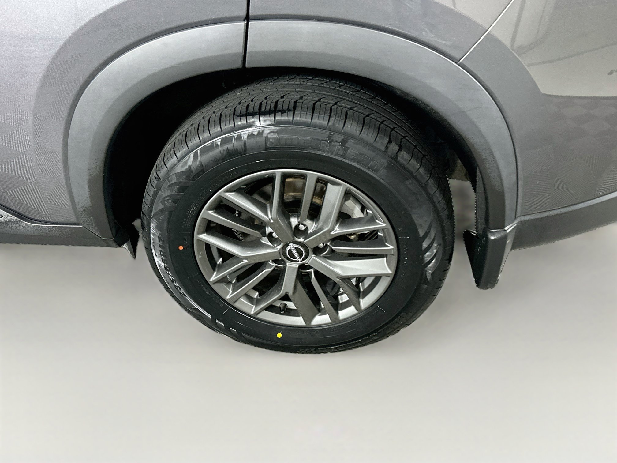 Used 2024 Nissan Rogue S FWD image 11