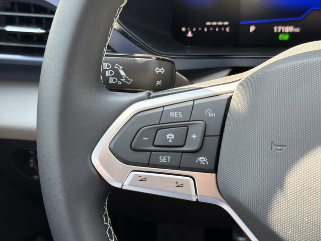 Certified 2023 Volkswagen Taos SE w/ Panoramic Sunroof Package FWD image 19