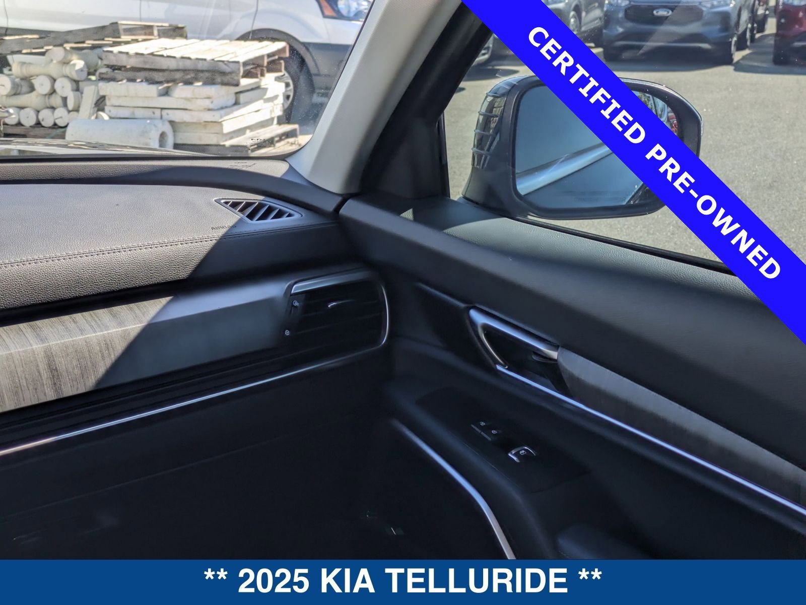 Used 2025 Kia Telluride EX image 18