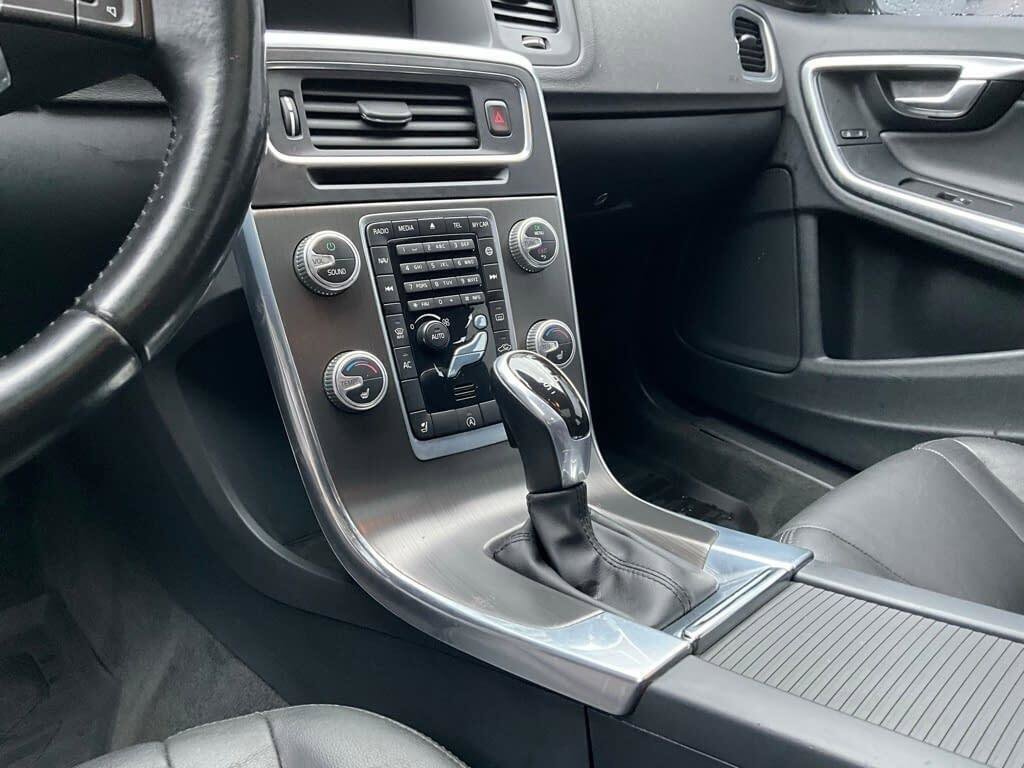 Used 2016 Volvo V60 T5 Premier image 17