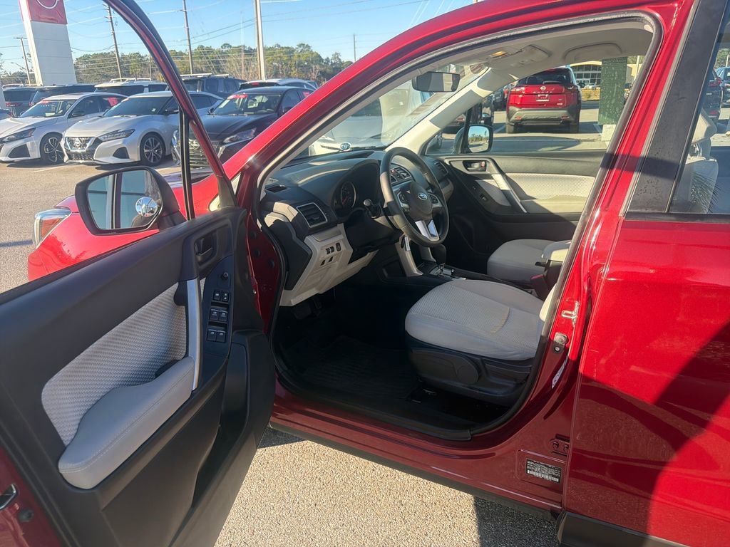Used 2018 Subaru Forester 2.5i w/ Alloy Wheel Package image 14