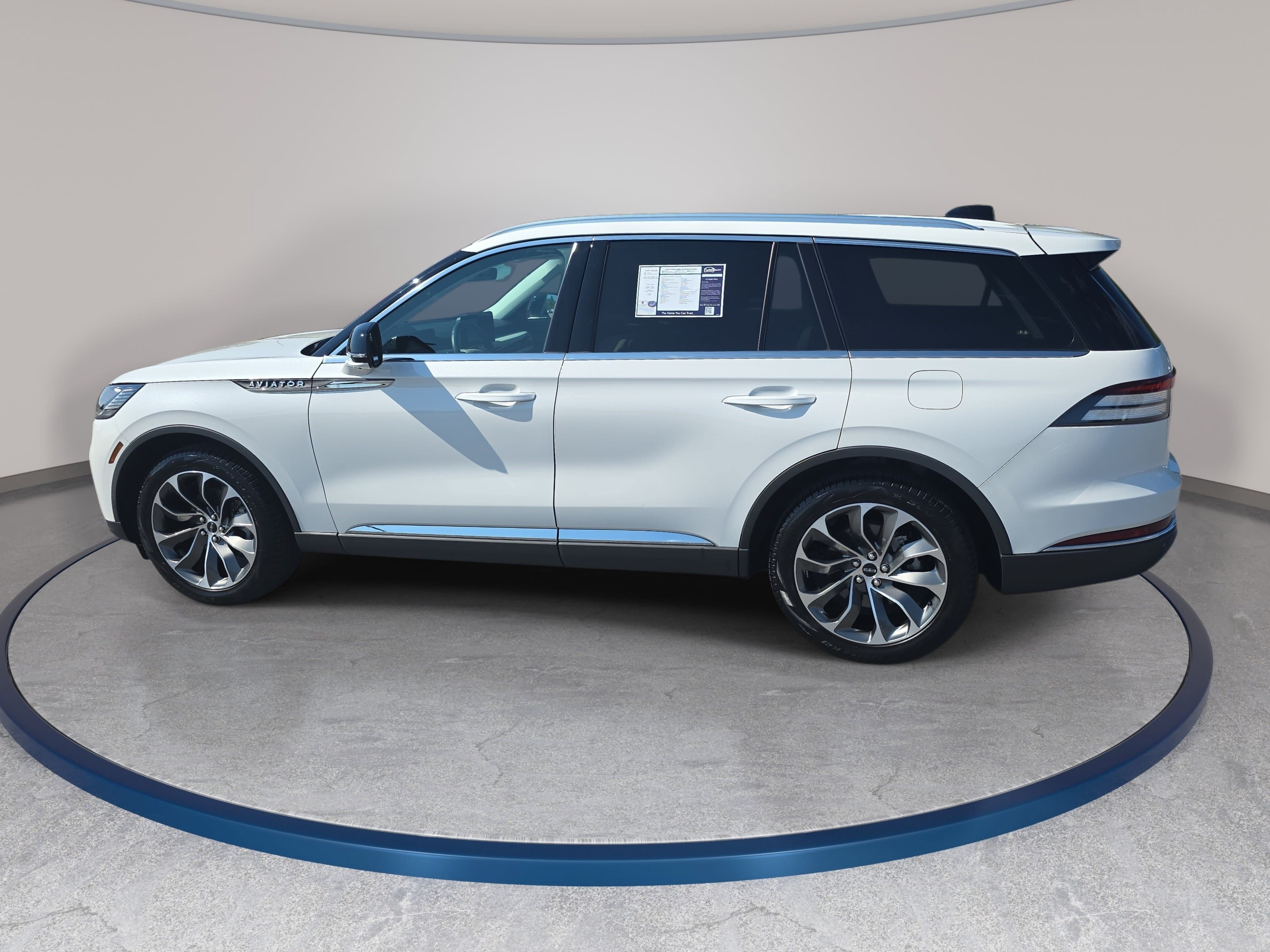 Used 2025 Lincoln Aviator 2WD image 8