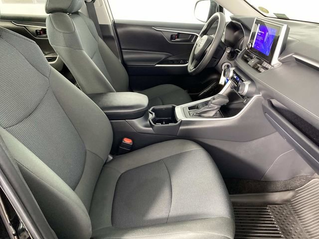 Used 2025 Toyota RAV4 LE AWD/4WD image 11