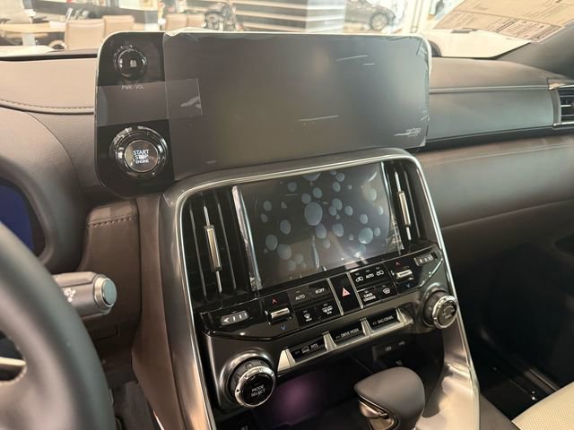 New 2026 Lexus LX 600 4WD w/ Luxury Package image 18