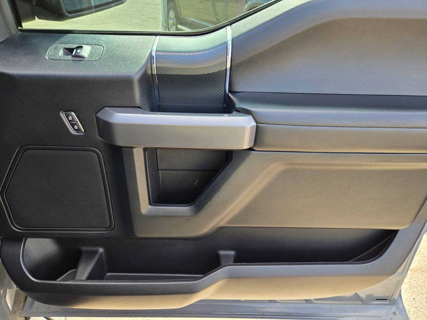 Used 2019 Ford F150 XLT w/ Equipment Group 302A Luxury image 24