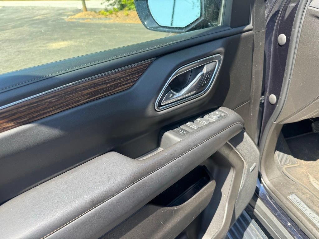 Used 2021 Chevrolet Suburban High Country w/ Premium Package AWD/4WD image 19