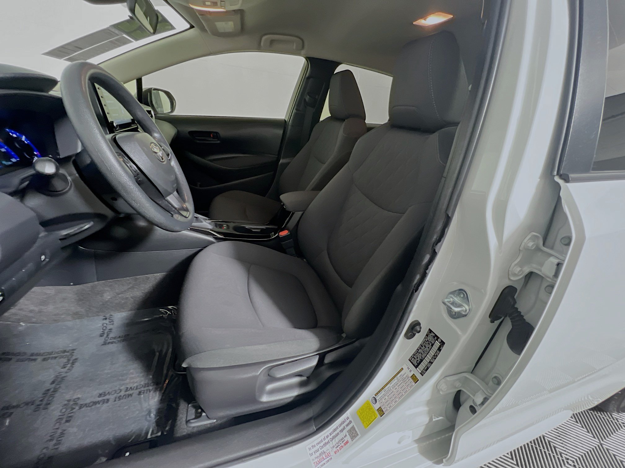 Used 2022 Toyota Corolla LE FWD image 15