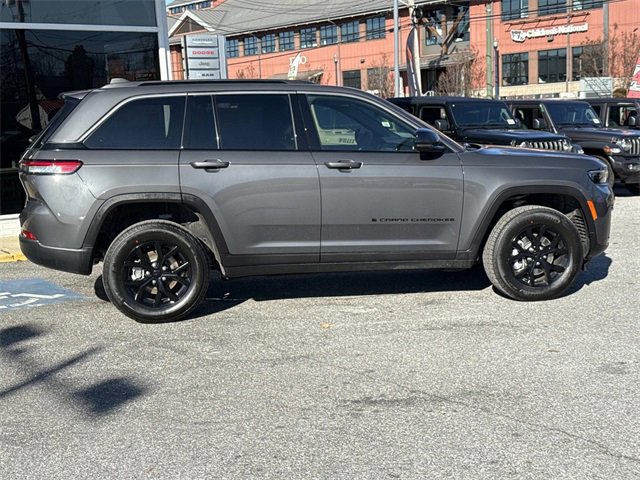 New 2026 Jeep Grand Cherokee Laredo image 32