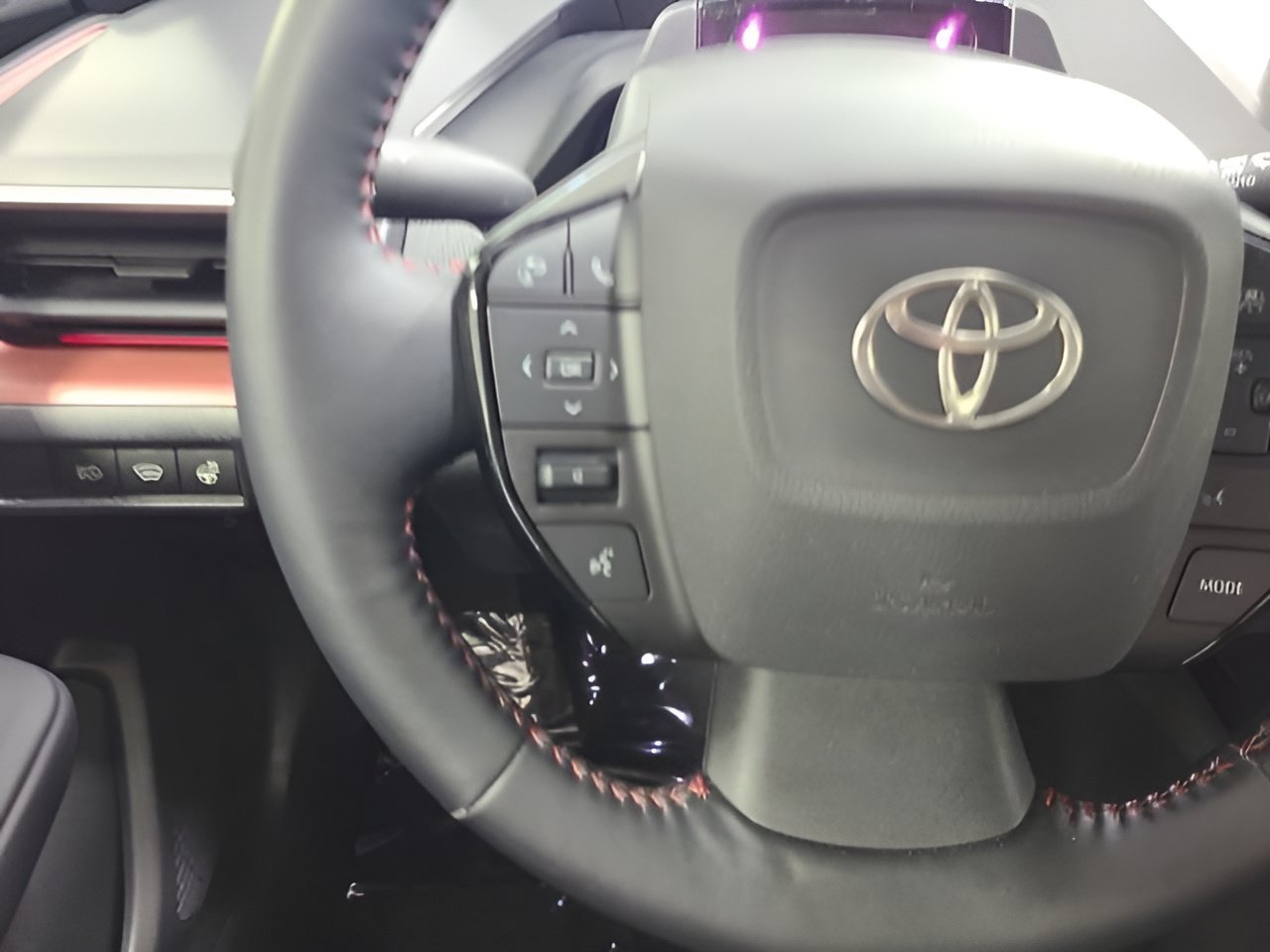 Used 2024 Toyota Prius Prime FWD image 23