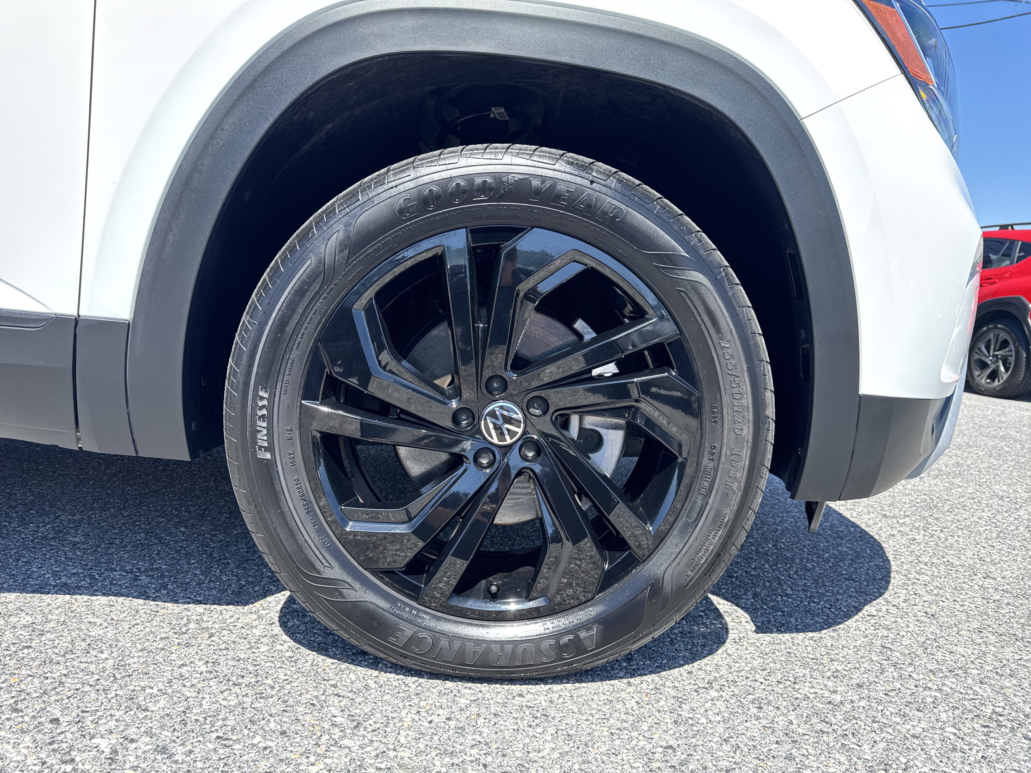 Used 2023 Volkswagen Atlas SE w/ Panoramic Sunroof Package image 31