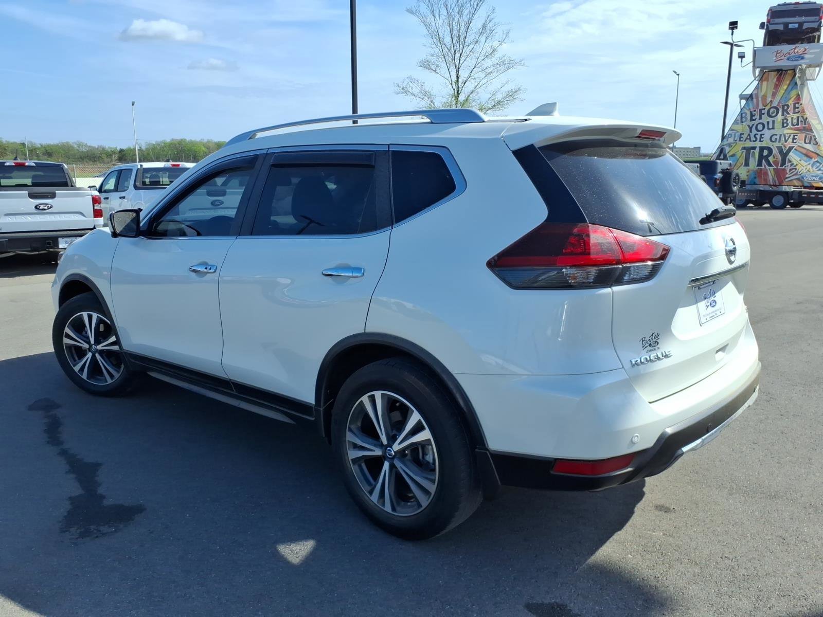 Used 2020 Nissan Rogue SV w/ Sun & Sound Touring Package image 5