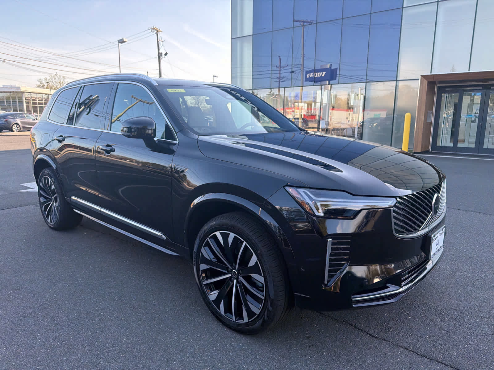 Used 2026 Volvo XC90 T8 Plus w/ Protection Package Premier image 5