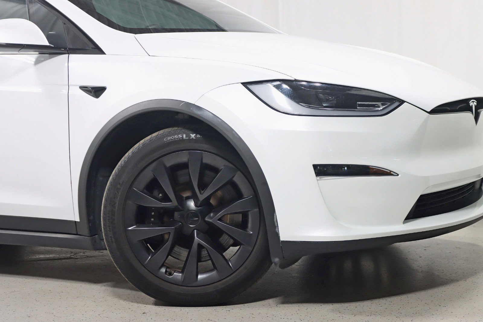 Used 2023 Tesla Model X image 5