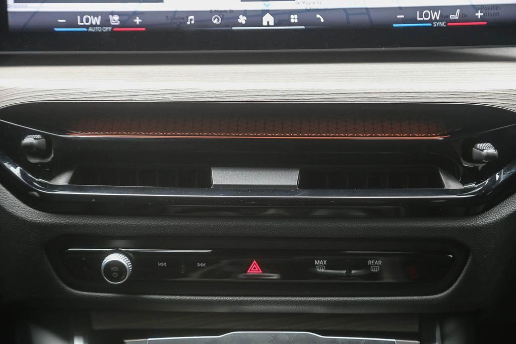 Used 2025 BMW 430i Coupe image 13