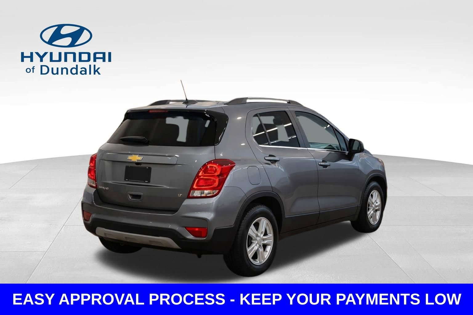 Used 2019 Chevrolet Trax LT w/ LT Convenience Package FWD image 2