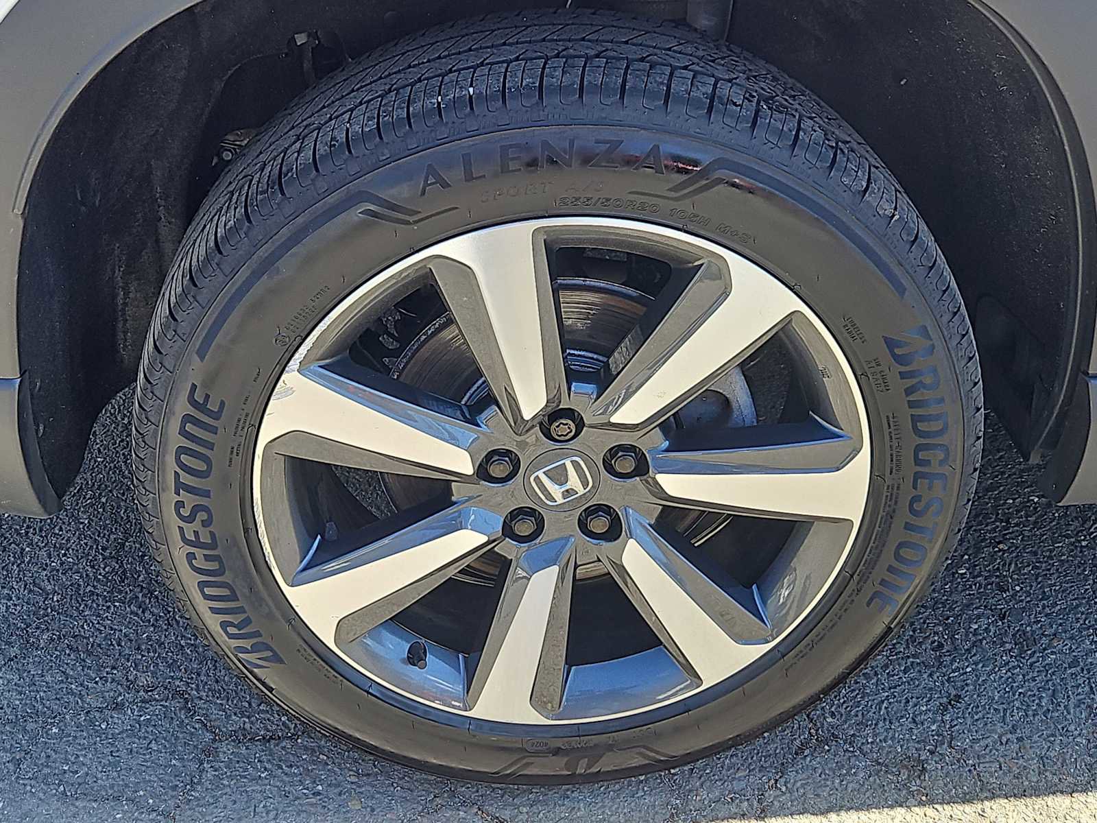 Used 2023 Honda Pilot Touring image 9