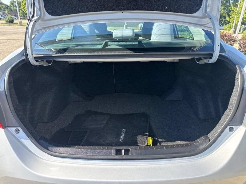 Used 2014 Toyota Corolla LE FWD image 4