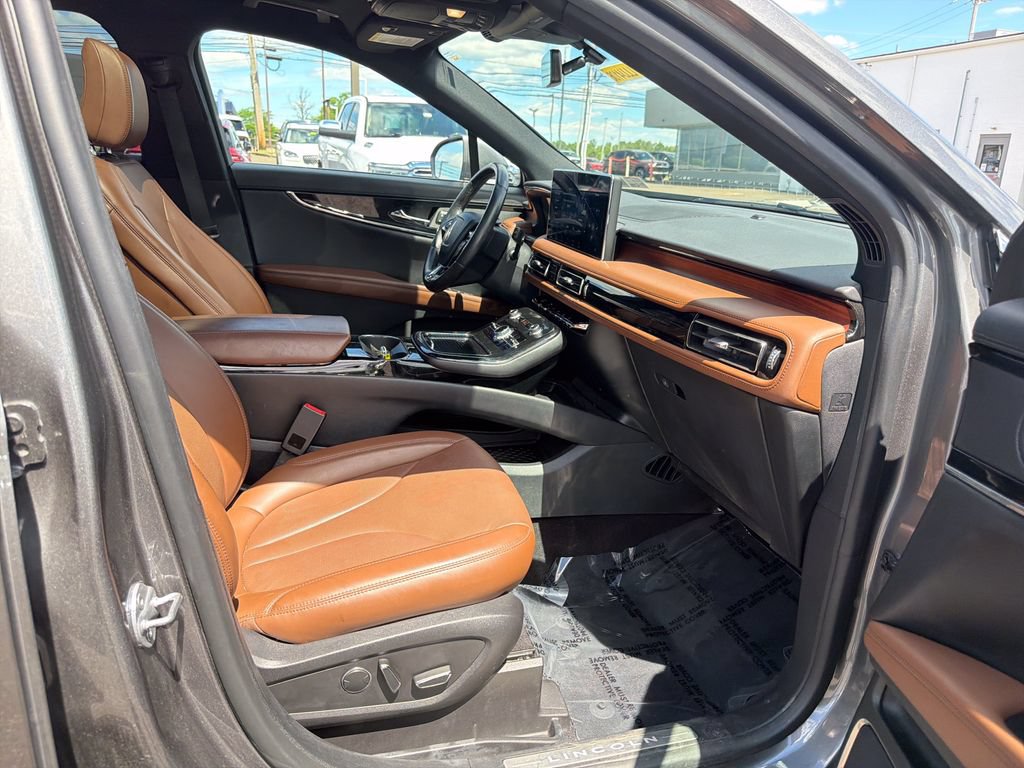 Certified 2023 Lincoln Nautilus Reserve w/ Luxury Package AWD/4WD image 15