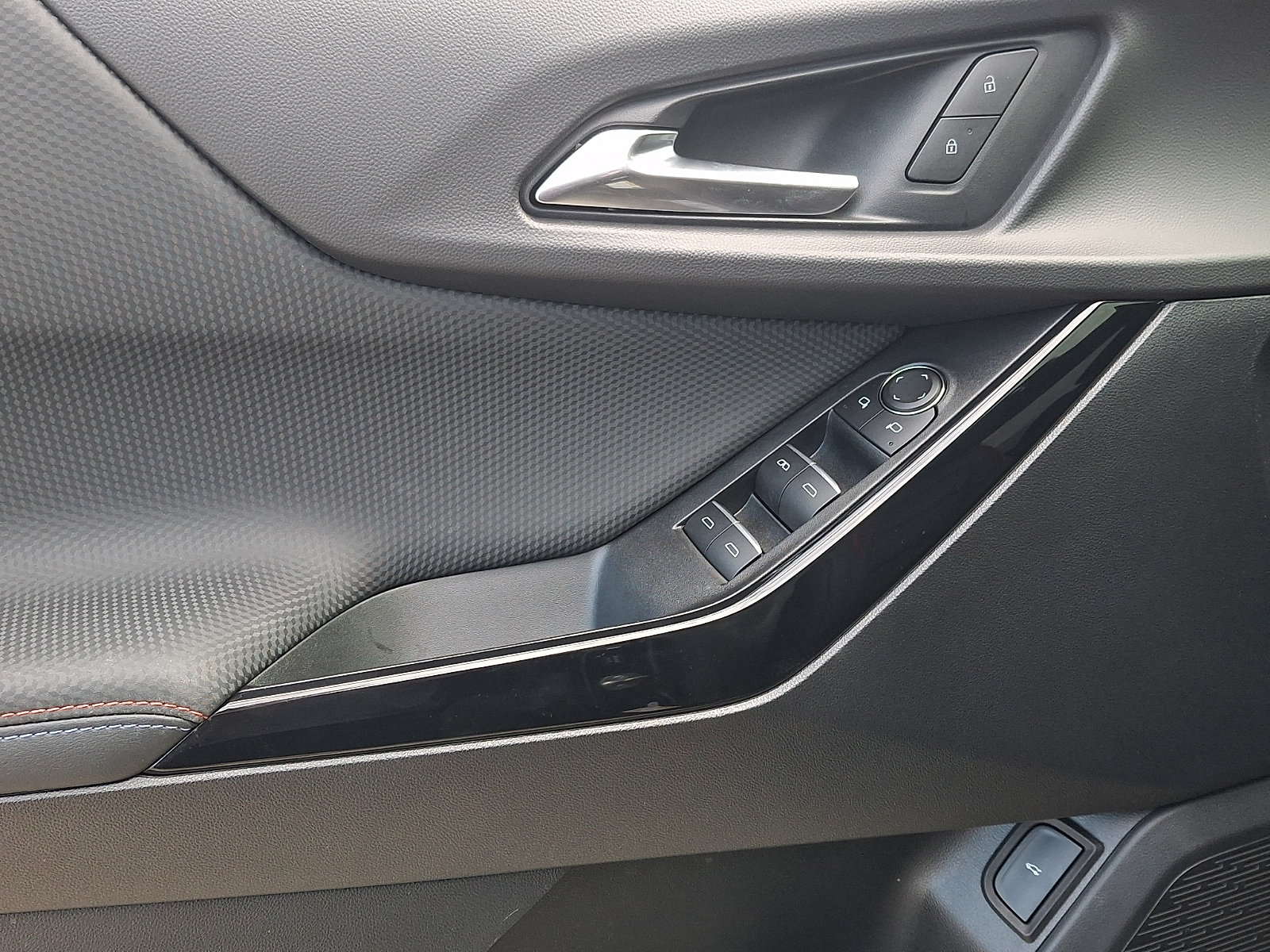 Certified 2026 Chevrolet Equinox RS FWD image 12