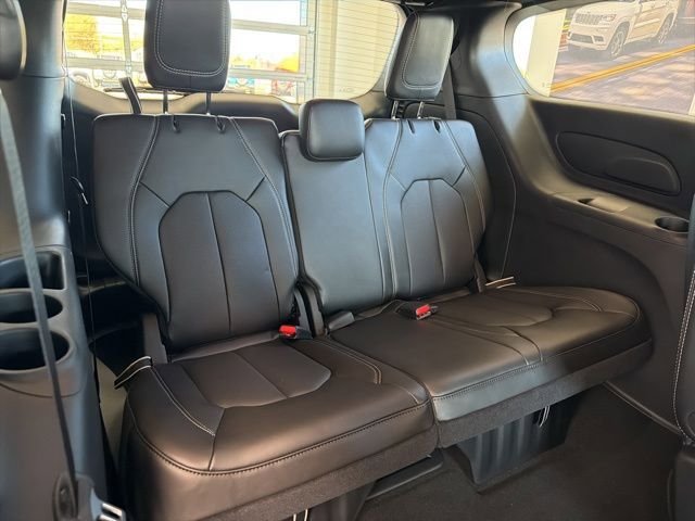 New 2027 Chrysler Pacifica Select AWD/4WD image 10
