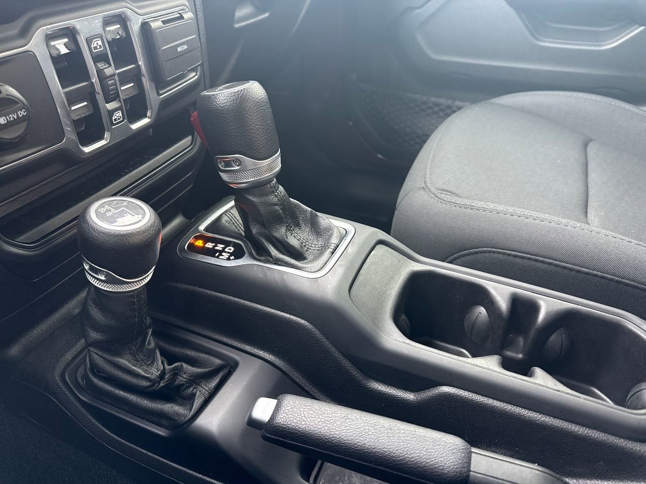 Used 2021 Jeep Gladiator Sport image 23