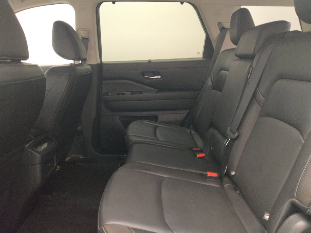 Used 2022 Nissan Pathfinder SL image 18