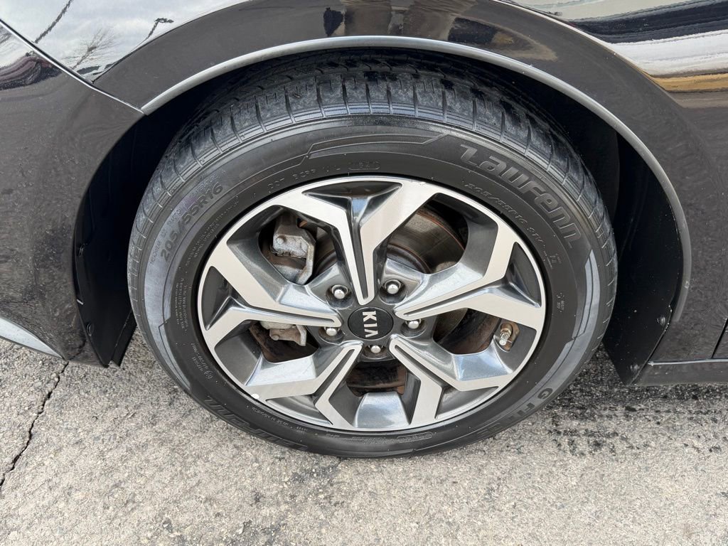 Used 2019 Kia Forte LXS image 12