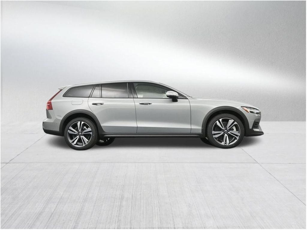 New 2026 Volvo V60 B5 Cross Country Plus w/ Protection Package Premier AWD/4WD image 27