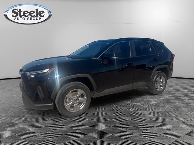 Used 2025 Toyota RAV4 XLE image 1