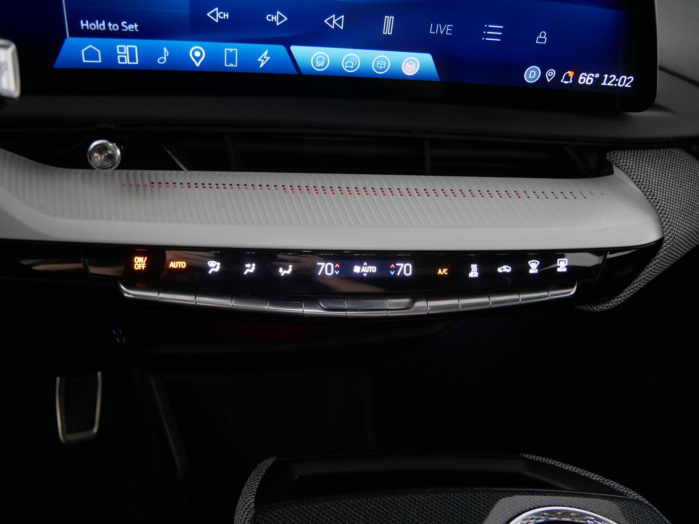Used 2025 Cadillac Optiq Sport 2 AWD/4WD image 23