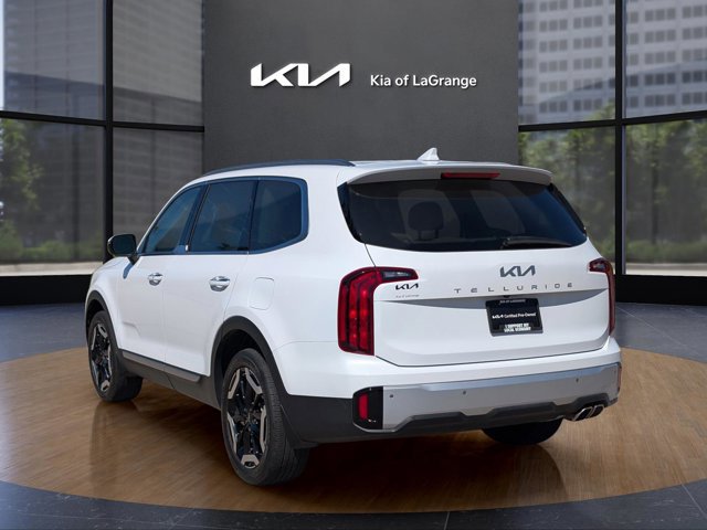 Used 2024 Kia Telluride S image 12