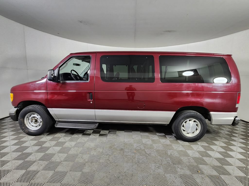 Used 2003 Ford E-150 and Econoline 150 Wagon RWD image 4