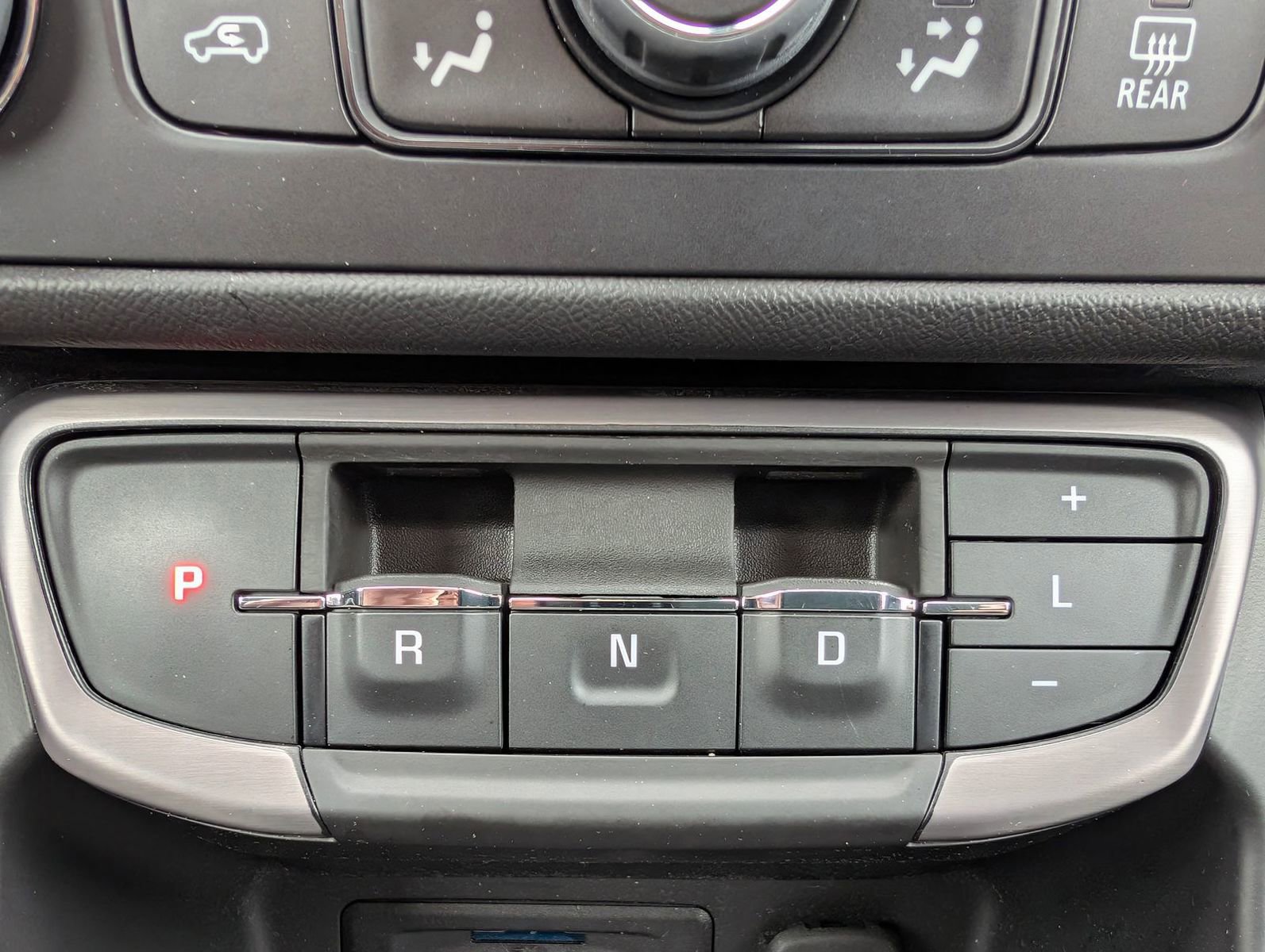 Used 2023 GMC Terrain AT4 image 23